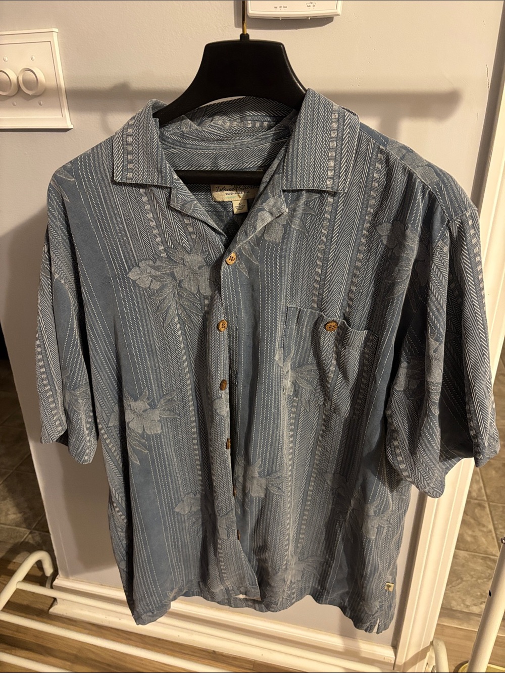 100% Silk Men’s Button Down Island Shores Island Wear Slate Blue Tee